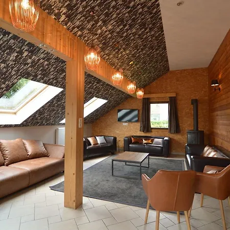 Gorgeous In With In-house Theatre & Pool בית נופש
